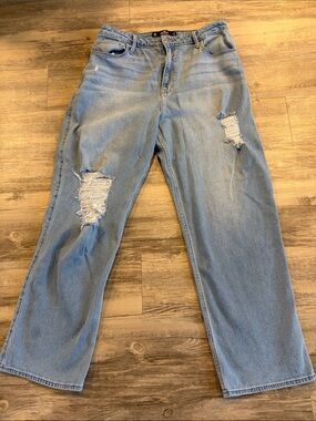 Hollister Ultra High-Rise Dad Jean